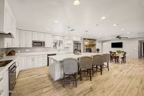 Kitchen - 3109 N Gilbert Rd, Mesa, AZ 85203 photo 3 of 4