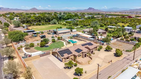 View/Area - 3109 N Gilbert Rd, Mesa, AZ 85203 photo 7 of 10