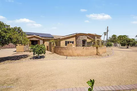 Exterior - 3109 N Gilbert Rd, Mesa, AZ 85203 photo 6 of 23