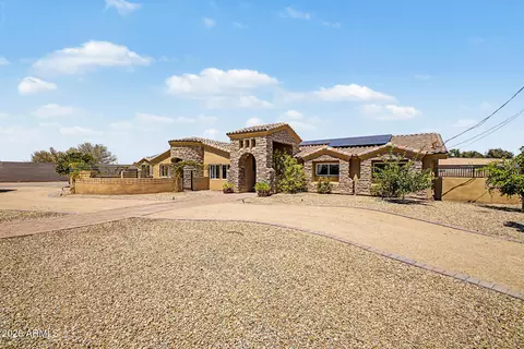 Exterior - 3109 N Gilbert Rd, Mesa, AZ 85203 photo 5 of 23