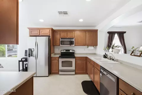 Kitchen - 4078 E Maplewood St, Gilbert, AZ 85297 photo 1 of 4