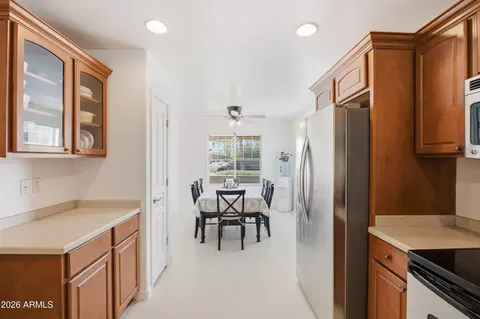 Kitchen - 4078 E Maplewood St, Gilbert, AZ 85297 photo 4 of 4