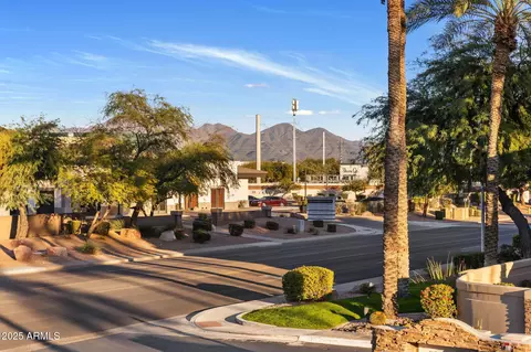 7009 E Acoma Dr #2001, Scottsdale, AZ 85254