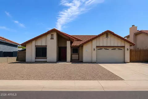 7839 W Canterbury Dr, Peoria, AZ 85345
