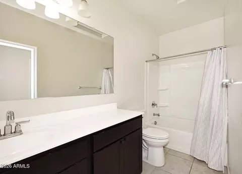 Bath - 18556 W Buckskin Trl, Wittmann, AZ 85361 photo 4 of 4