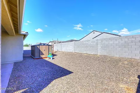 Exterior - 18556 W Buckskin Trl, Wittmann, AZ 85361 photo 5 of 8