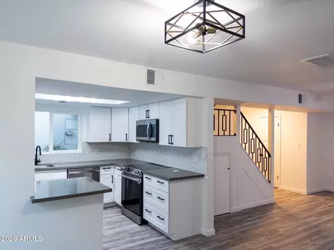 8588 E Indian School Rd #D, Scottsdale, AZ 85251