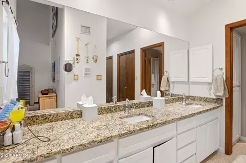 Bath - 7352 N 7th Pl, Phoenix, AZ 85020 photo 2 of 4