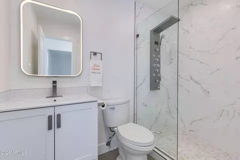 Bath - 511 E Oregon Ave, Phoenix, AZ 85012 photo 5 of 5