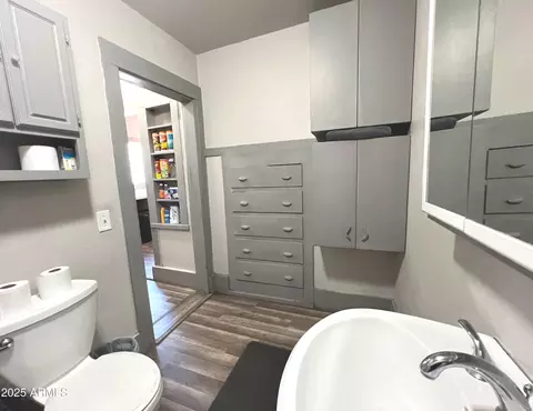 Bath - 434 S Hill St, Globe, AZ 85501 photo 2 of 6