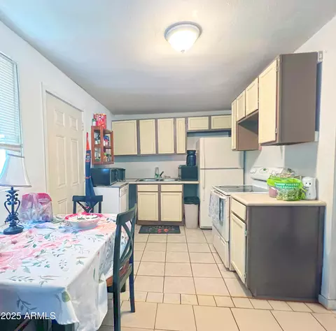 Kitchen - 434 S Hill St, Globe, AZ 85501 photo 5 of 5