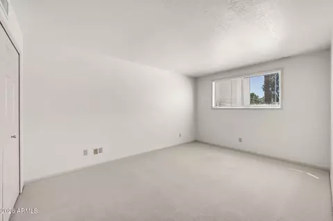 Bedroom - 77 E Missouri Ave #57, Phoenix, AZ 85012 photo 6 of 7