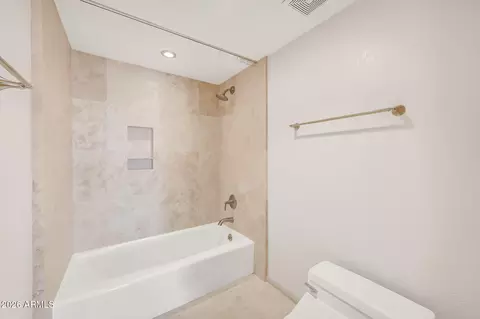 Bath - 77 E Missouri Ave #57, Phoenix, AZ 85012 photo 9 of 11