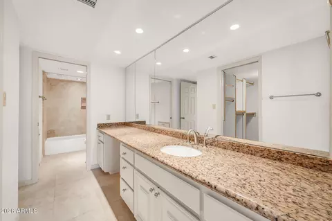 Bath - 77 E Missouri Ave #57, Phoenix, AZ 85012 photo 10 of 11