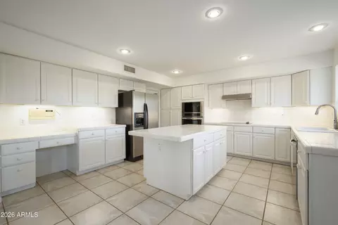 Kitchen - 1424 E Horseshoe Ave, Gilbert, AZ 85296 photo 1 of 3