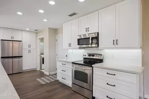 Kitchen - 1350 W Escarpa St, Mesa, AZ 85201 photo 2 of 3
