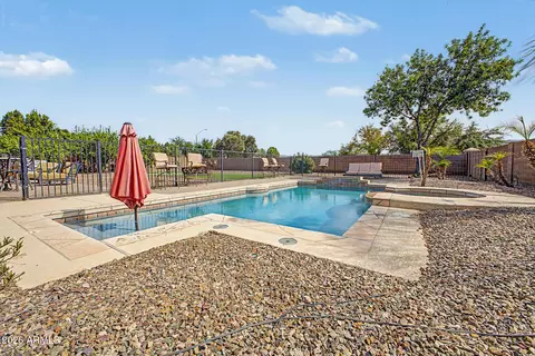Exterior - 4091 E Ravenswood Dr, Gilbert, AZ 85298 photo 7 of 18