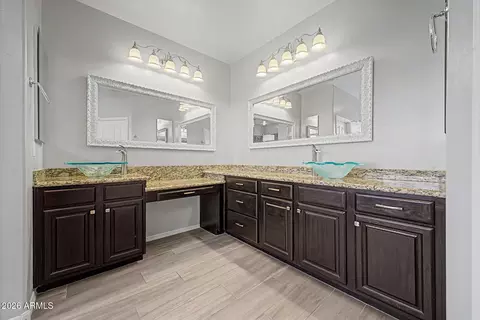 Bath - 4091 E Ravenswood Dr, Gilbert, AZ 85298 photo 4 of 6