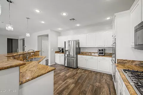 Kitchen - 4091 E Ravenswood Dr, Gilbert, AZ 85298 photo 3 of 3