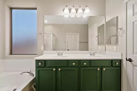 Bath - 4086 E Megan St, Gilbert, AZ 85295 photo 2 of 3
