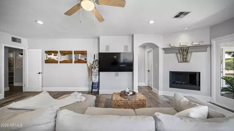 Living - 3244 E Weldon Ave, Phoenix, AZ 85018 photo 2 of 2
