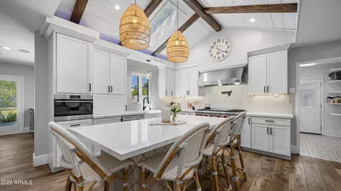 Kitchen - 3244 E Weldon Ave, Phoenix, AZ 85018 photo 1 of 5
