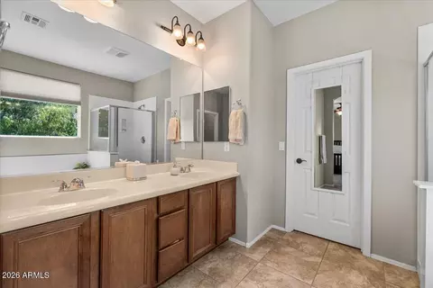 Bath - 3451 E Amber Ln, Gilbert, AZ 85296 photo 3 of 4