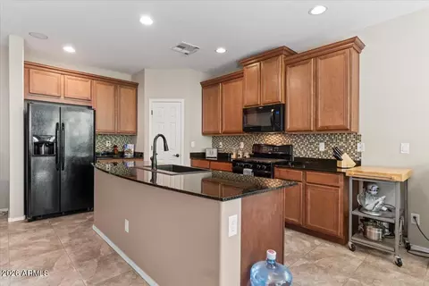 Kitchen - 3451 E Amber Ln, Gilbert, AZ 85296 photo 3 of 4