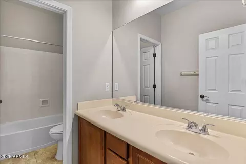Bath - 3451 E Amber Ln, Gilbert, AZ 85296 photo 4 of 4