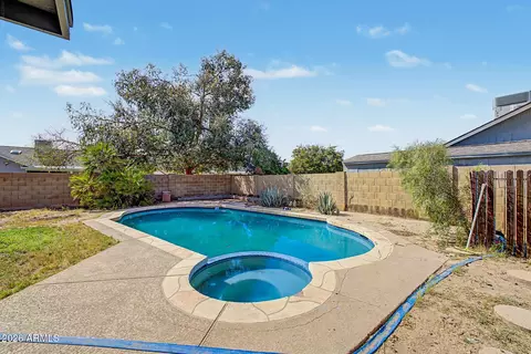 Exterior - 560 S 37th St, Mesa, AZ 85206 photo 6 of 6