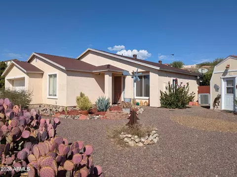 19440 E Indian Hills Dr, Black Canyon City, AZ 85324