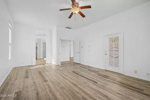 Living - 907 E Gary Ln, Phoenix, AZ 85042 photo 11 of 11