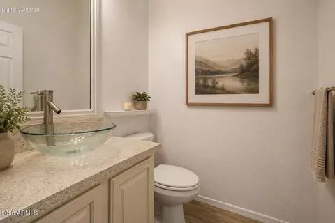 Bath - 907 E Gary Ln, Phoenix, AZ 85042 photo 1 of 6