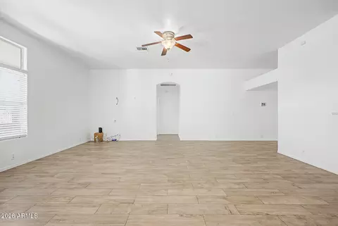 Living - 907 E Gary Ln, Phoenix, AZ 85042 photo 7 of 11