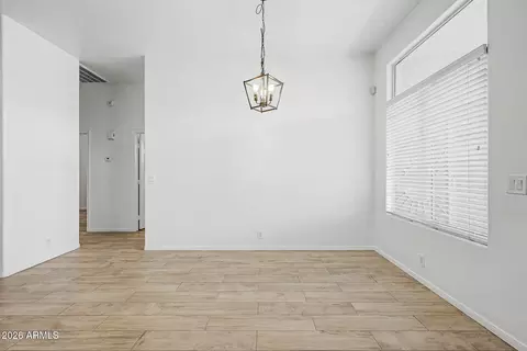 Living - 907 E Gary Ln, Phoenix, AZ 85042 photo 8 of 11
