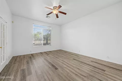 Living - 907 E Gary Ln, Phoenix, AZ 85042 photo 9 of 11