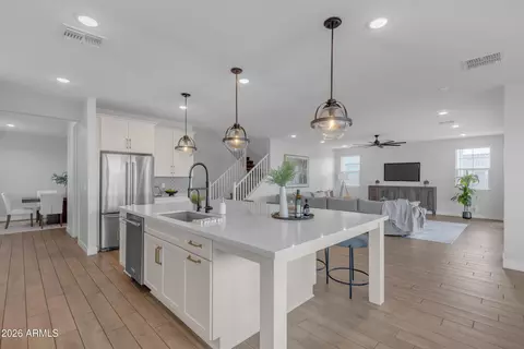 Kitchen - 9722 E Rainbow Ave, Mesa, AZ 85212 photo 4 of 6