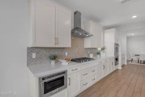 Kitchen - 9722 E Rainbow Ave, Mesa, AZ 85212 photo 6 of 6