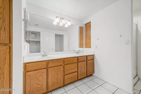 Bath - 45 E 9th Pl #19, Mesa, AZ 85201 photo 1 of 4