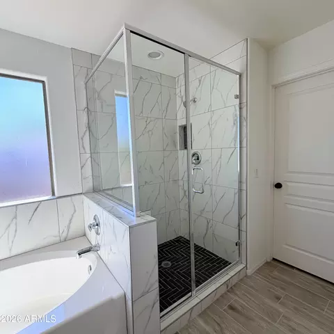 Bath - 3942 E Maplewood St, Gilbert, AZ 85297 photo 1 of 4