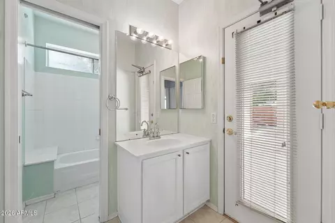 Bath - 3301 E Behrend Dr, Phoenix, AZ 85050 photo 3 of 3