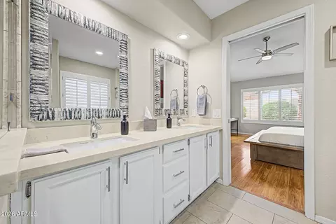 Bath - 4032 E Rosemonte Dr, Phoenix, AZ 85050 photo 2 of 6
