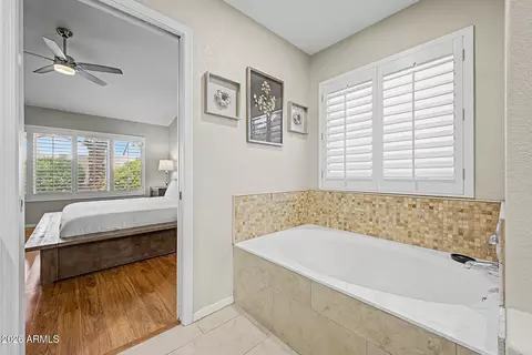 Bath - 4032 E Rosemonte Dr, Phoenix, AZ 85050 photo 3 of 6