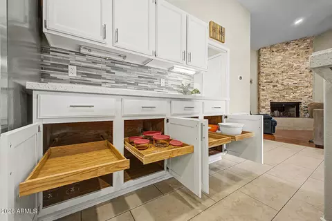 Kitchen - 4032 E Rosemonte Dr, Phoenix, AZ 85050 photo 6 of 6