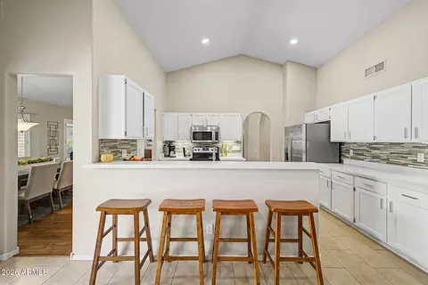 Kitchen - 4032 E Rosemonte Dr, Phoenix, AZ 85050 photo 3 of 6