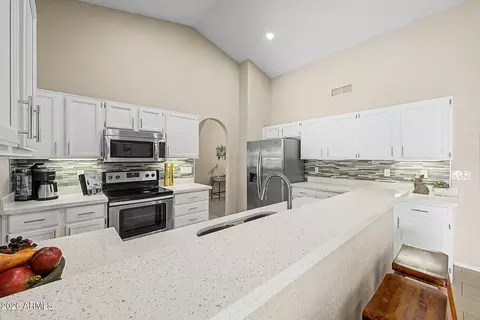 Kitchen - 4032 E Rosemonte Dr, Phoenix, AZ 85050 photo 1 of 6