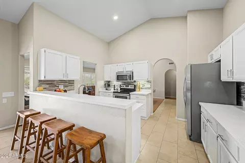 Kitchen - 4032 E Rosemonte Dr, Phoenix, AZ 85050 photo 2 of 6