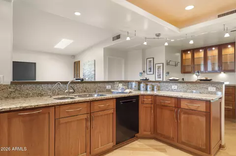 Kitchen - 1053 E Sandpiper Dr, Tempe, AZ 85283 photo 4 of 7