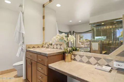 Bath - 1053 E Sandpiper Dr, Tempe, AZ 85283 photo 9 of 12