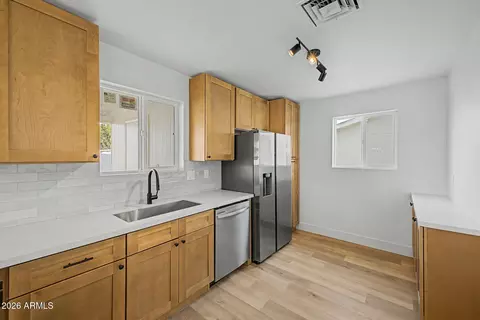 Kitchen - 1225 S Lawther Dr, Apache Junction, AZ 85120 photo 3 of 4